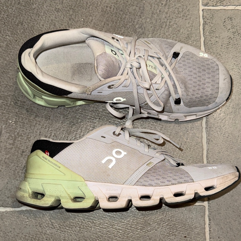 On Cloud Flyer Running shoes Light Gray Mint green Sneakers mens 10